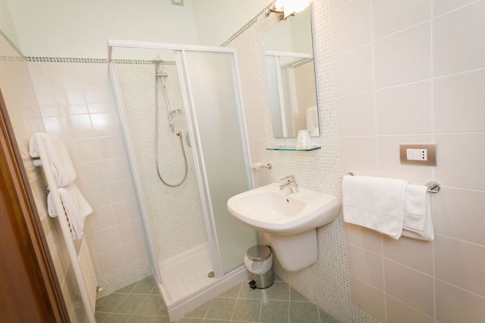 Imagen de la habitación del Hotel Donnini. Foto 13