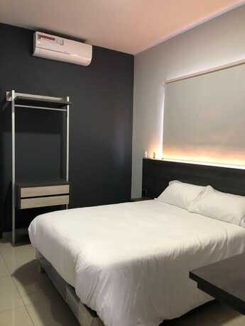 Imagen de la habitación del Hotel Doral Inn. Foto 2