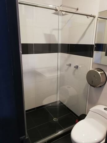 Imagen de la habitación del Hotel Doral Inn. Foto 5