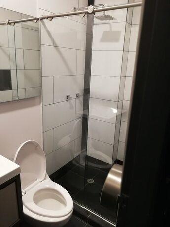 Imagen de la habitación del Hotel Doral Inn. Foto 7