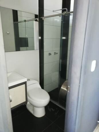 Imagen de la habitación del Hotel Doral Inn. Foto 12