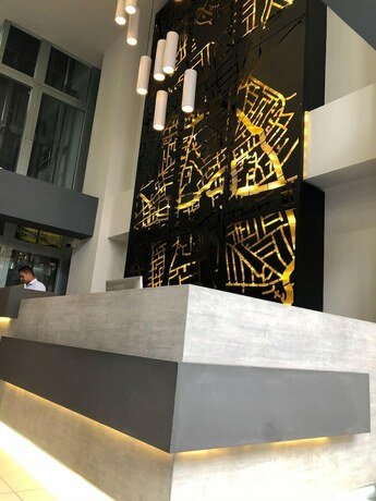 Imagen de los interiores del Hotel Doral Inn. Foto 19