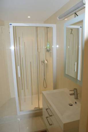 Imagen de la habitación del Hotel D'ornex. Foto 8