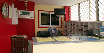 Imagen de los exteriores del Hotel Du Centre, Saint-Denis. Foto 6