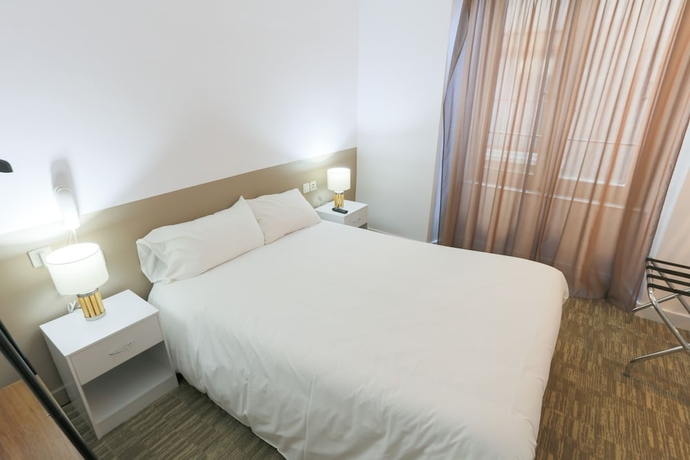 Imagen de la habitación del Hotel Du Clocher. Foto 6