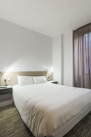Imagen de la habitación del Hotel Du Clocher. Foto 10