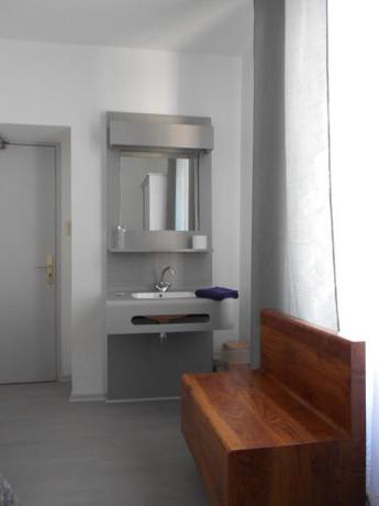 Imagen de la habitación del Hotel Du Jura. Foto 5