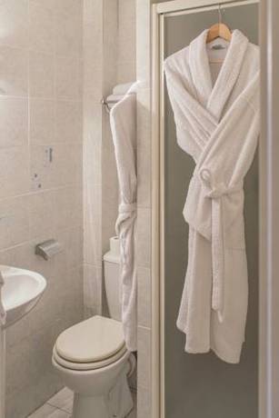 Imagen de la habitación del Hotel Du Parc, Montelimar. Foto 9