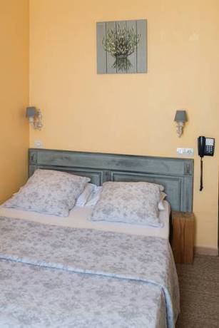 Imagen de la habitación del Hotel Du Parc, Montelimar. Foto 15