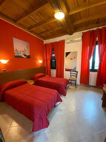 Imagen de la habitación del Hotel Duca di Tromello. Foto 6