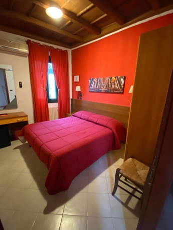 Imagen de la habitación del Hotel Duca di Tromello. Foto 16