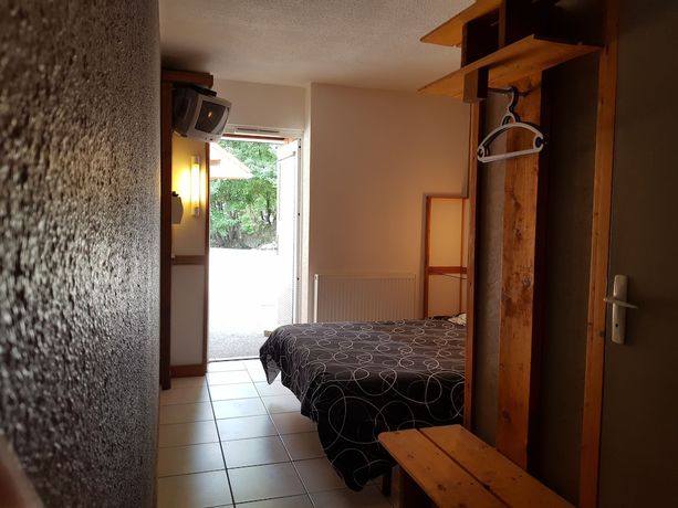 Imagen de la habitación del Hotel Eco Logis Bellevue Pyrénées. Foto 11