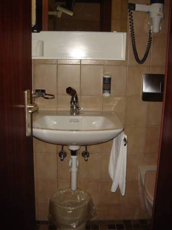 Imagen de la habitación del Hotel Eden Sisikon. Foto 4