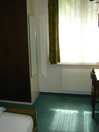 Imagen de la habitación del Hotel Eden Sisikon. Foto 14