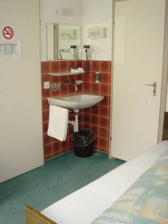 Imagen de la habitación del Hotel Eden Sisikon. Foto 15