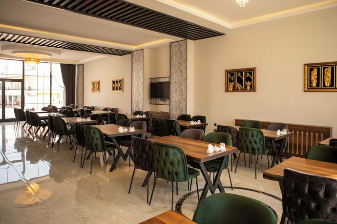 Imagen del bar/restaurante del Hotel Eden's. Foto 8