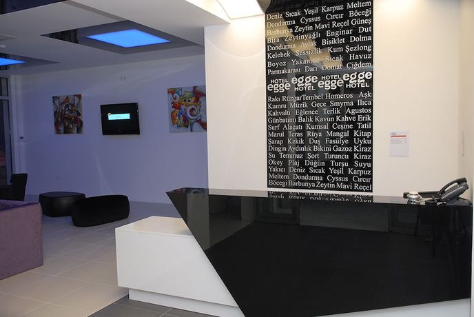 Imagen de los interiores del Hotel Egge. Foto 17