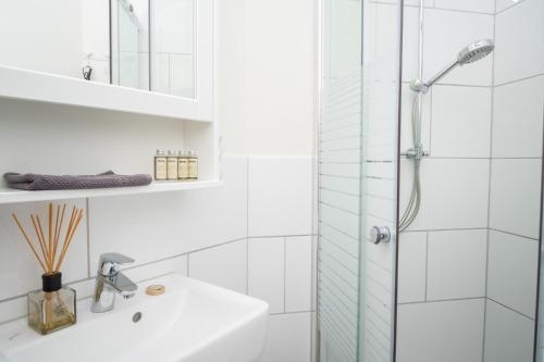 Imagen de la habitación del Hotel Eifellust. Foto 9