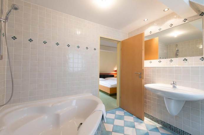 Imagen de la habitación del Hotel Eisbach. Foto 17