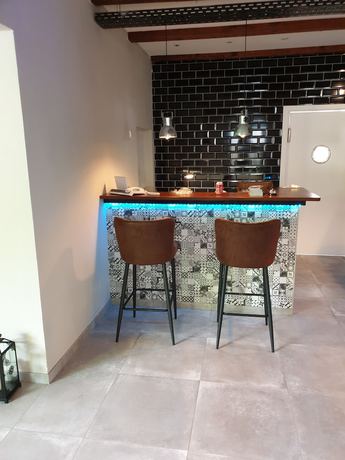 Imagen de los interiores del Hotel El Capitan. Foto 16