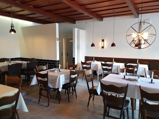 Imagen del bar/restaurante del Hotel El Capitan. Foto 4