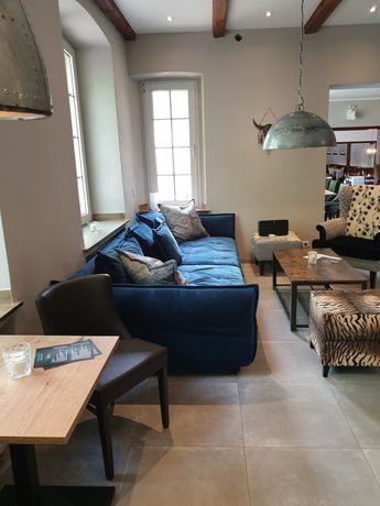 Imagen de los interiores del Hotel El Capitan. Foto 17