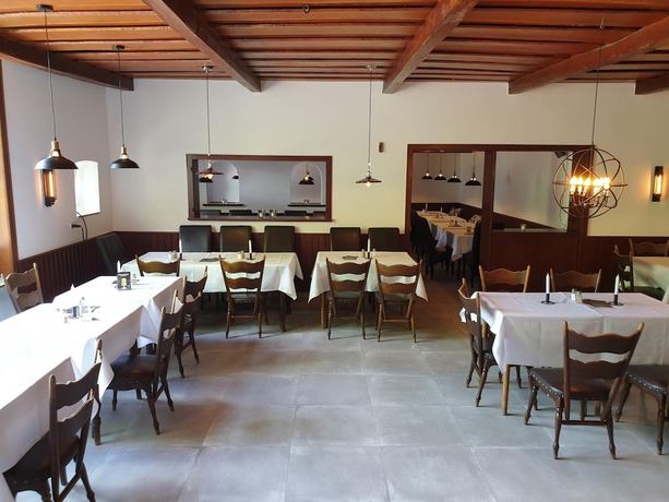 Imagen del bar/restaurante del Hotel El Capitan. Foto 6