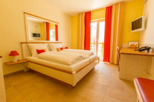 Imagen de la habitación del Hotel Elia. Foto 4