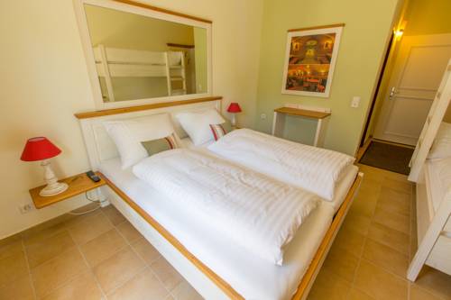 Imagen de la habitación del Hotel Elia. Foto 7