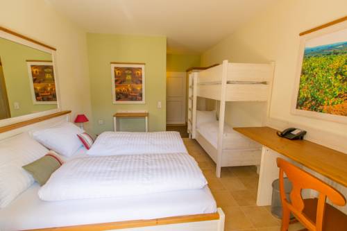 Imagen de la habitación del Hotel Elia. Foto 11