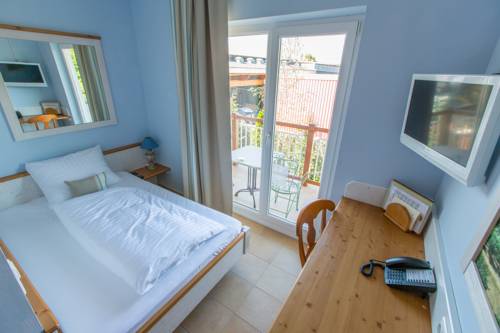 Imagen de la habitación del Hotel Elia. Foto 16