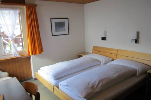 Imagen de la habitación del Hotel Elmer. Foto 4