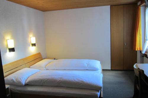 Imagen de la habitación del Hotel Elmer. Foto 6