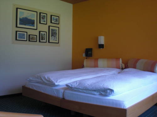 Imagen de la habitación del Hotel Elmer. Foto 13