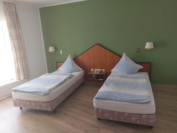 Imagen de la habitación del Hotel Elxleben. Foto 7