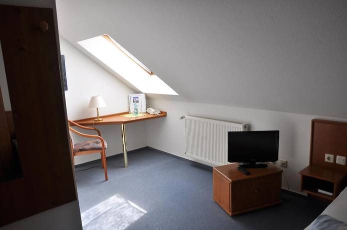 Imagen de la habitación del Hotel Elxleben. Foto 17