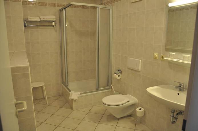 Imagen de la habitación del Hotel Elxleben. Foto 19