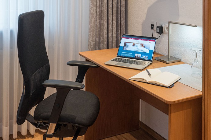 Imagen de la habitación del Hotel Elysee. Foto 3