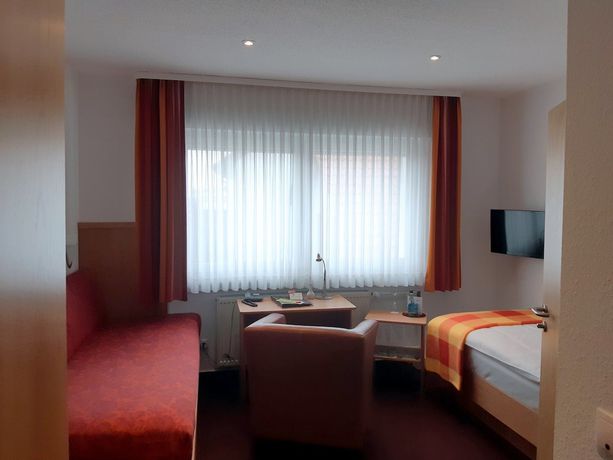 Imagen de la habitación del Hotel Elysee. Foto 8