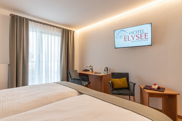 Imagen de la habitación del Hotel Elysee. Foto 11