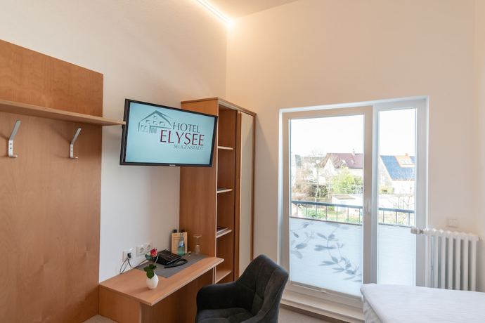 Imagen de la habitación del Hotel Elysee. Foto 12