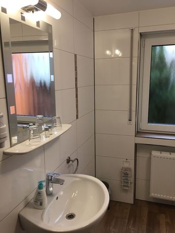 Imagen de la habitación del Hotel Engel. Foto 13