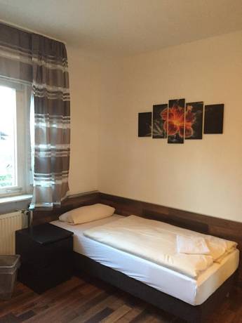 Imagen de la habitación del Hotel Engel. Foto 17