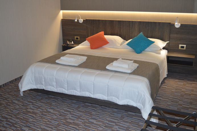 Imagen de la habitación del Hotel Enjoy. Foto 2