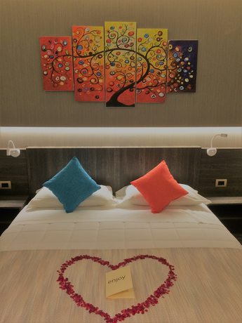 Imagen de la habitación del Hotel Enjoy. Foto 13