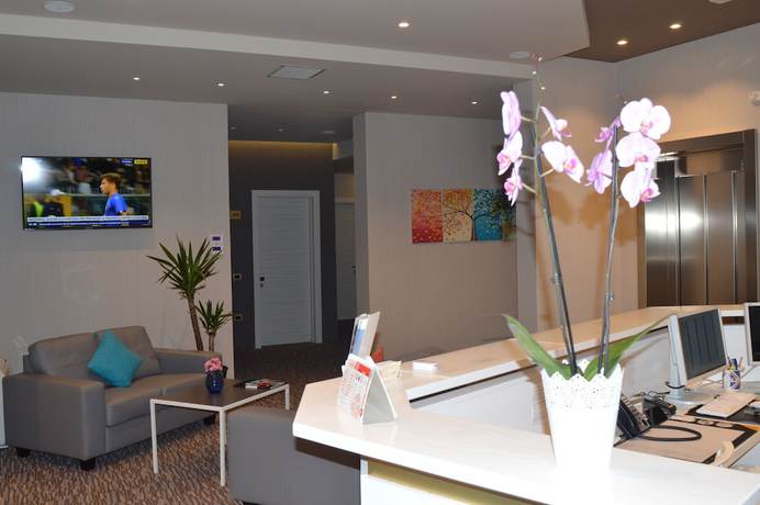 Imagen de los interiores del Hotel Enjoy. Foto 20