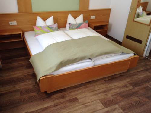 Imagen de la habitación del Hotel Erika. Foto 2
