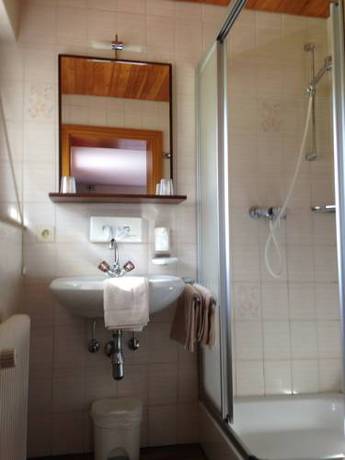 Imagen de la habitación del Hotel Erika. Foto 4