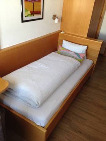 Imagen de la habitación del Hotel Erika. Foto 6