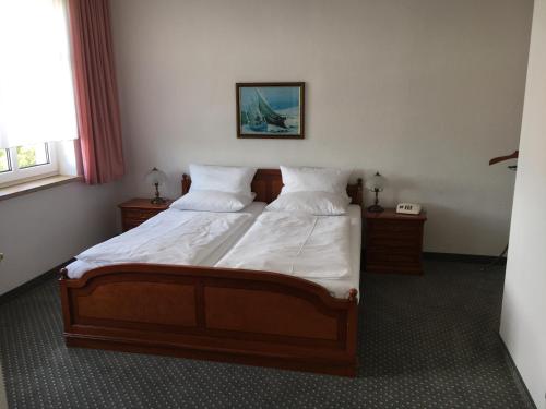 Imagen de la habitación del Hotel Esplanade Garni. Foto 10